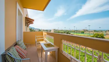Danelis Studios & Apartments