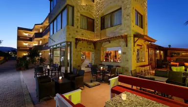 Danelis Studios & Apartments