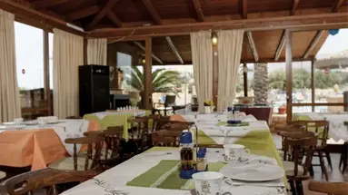 Danelis Studios & Apartments