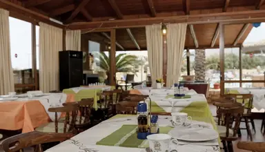 Danelis Studios & Apartments