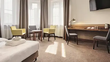 Daniel Griffin Aparthotel