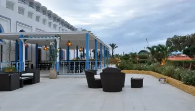 Daphne Club Skanes Beach