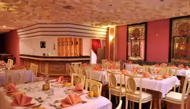 Daphne Club Skanes Beach