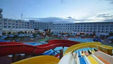 Daphne Club Skanes Beach