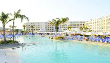 db Seabank Resort & Spa