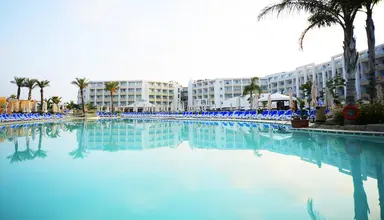 db Seabank Resort & Spa