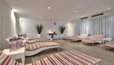 db Seabank Resort & Spa