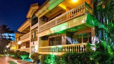 De Mandarin Beach Resort Suites & Villas