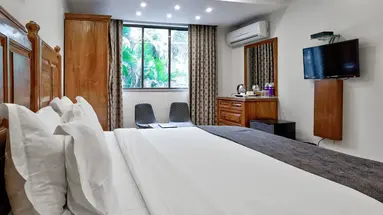 De Mandarin Beach Resort Suites & Villas