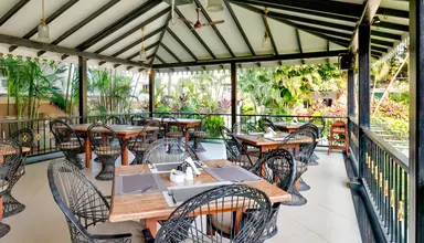De Mandarin Beach Resort Suites & Villas