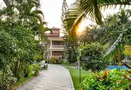 De Mandarin Beach Resort Suites & Villas