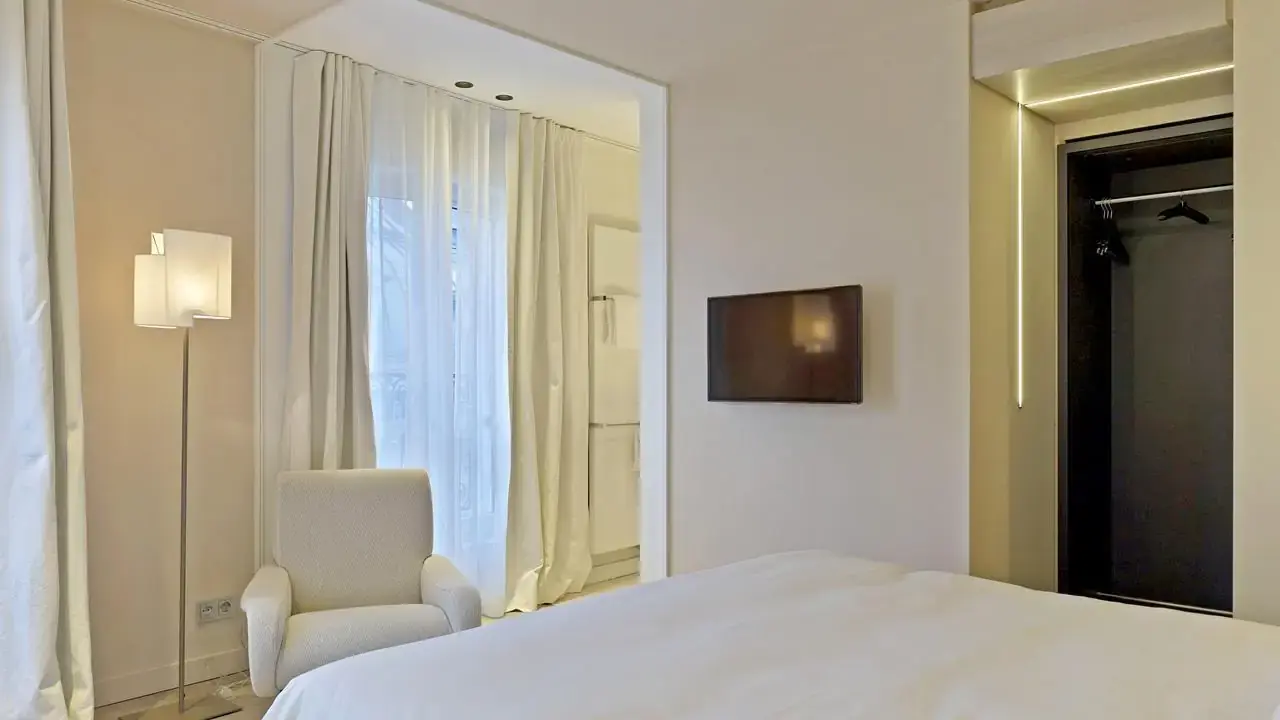De Nell Résidence (Paris)