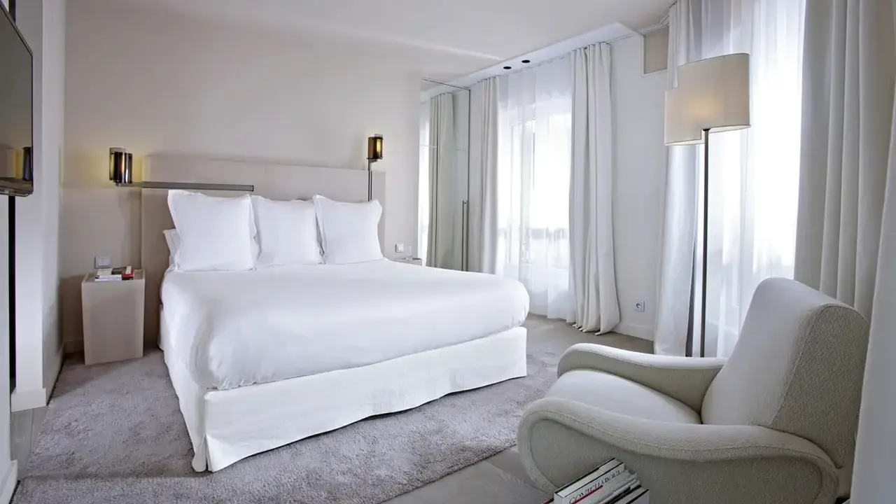De Nell Résidence (Paris)