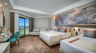 Delphin Palace