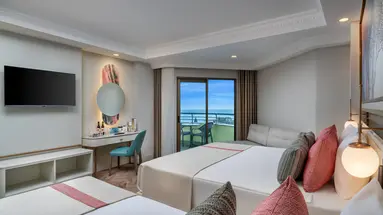 Delphin Palace