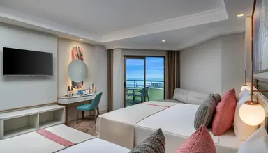 Delphin Palace