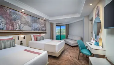 Delphin Palace