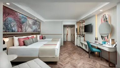 Delphin Palace