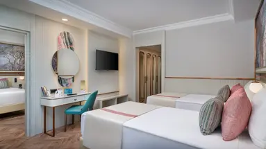 Delphin Palace