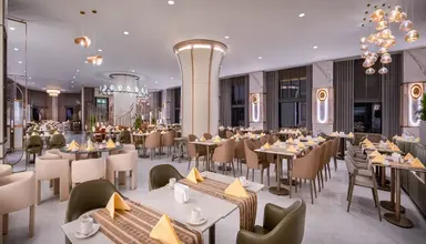 Delphin Palace