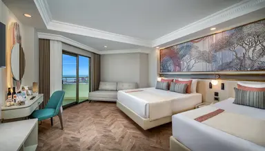 Delphin Palace