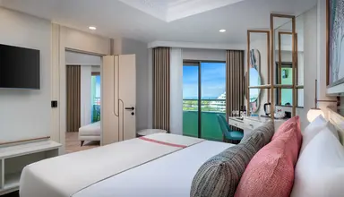 Delphin Palace