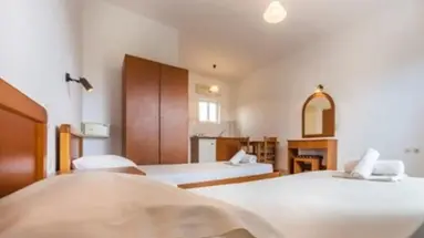Derekas Apartments