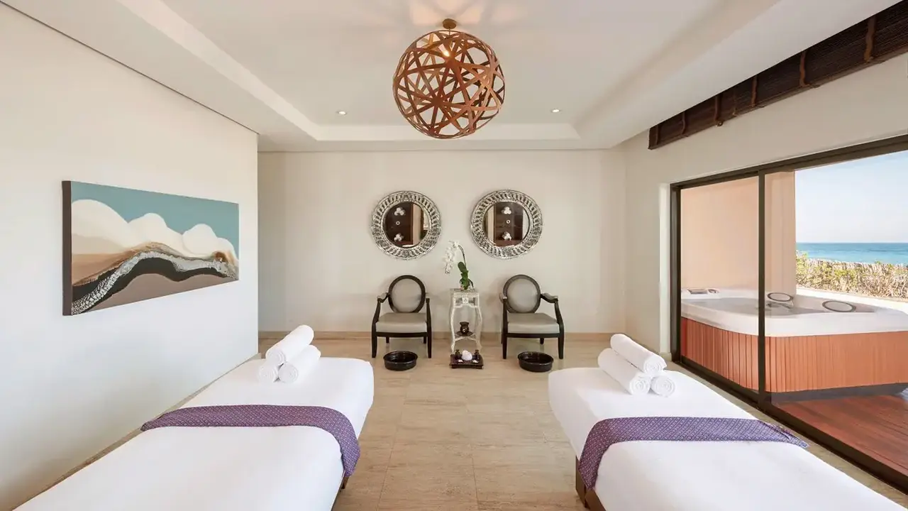 Desert Islands Resort & Spa