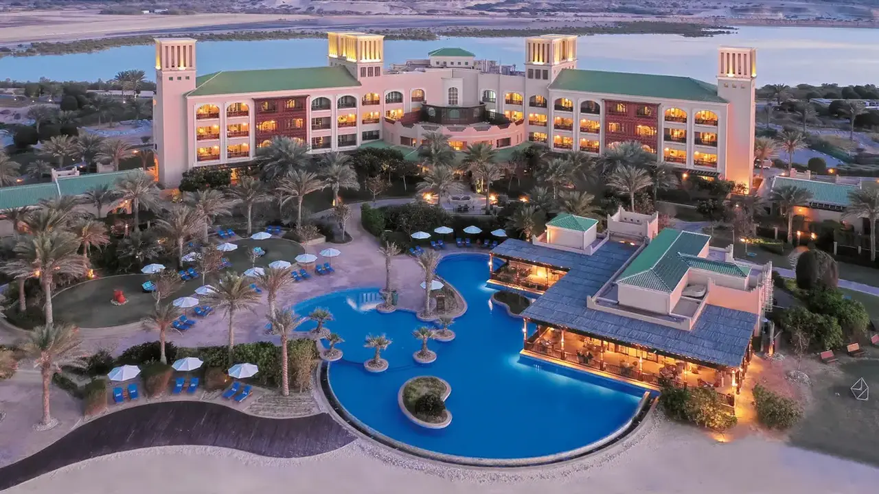 Desert Islands Resort & Spa