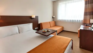 DeSilva Inn Katowice Airport
