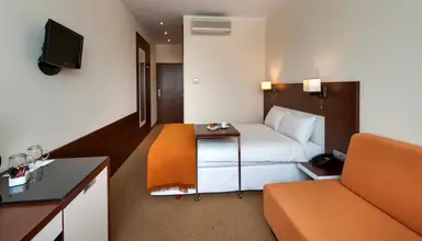 DeSilva Inn Katowice Airport
