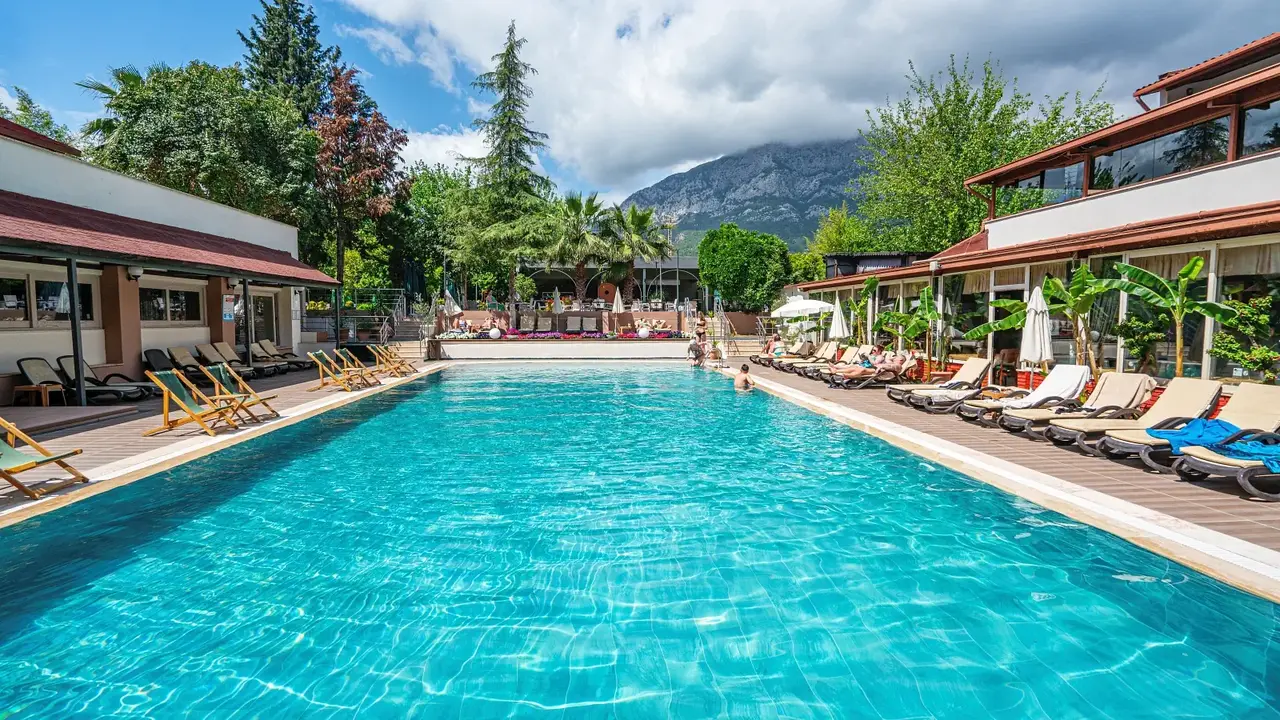 DG Rose Resort