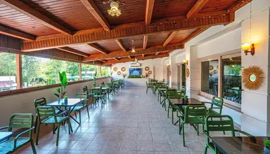 DG Rose Resort