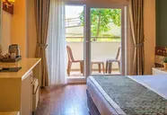 DG Rose Resort