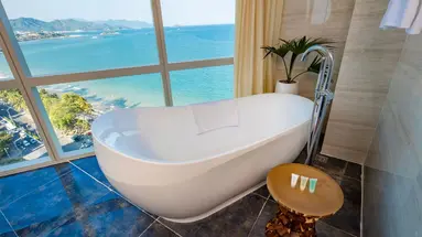Diamond Bay Resort & Spa