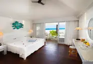 Diamonds Thudufushi Beach & Water Villas