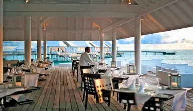 Diamonds Thudufushi Beach & Water Villas
