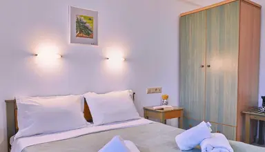 Dionysos Apartments and Studios