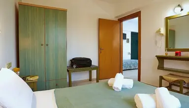 Dionysos Apartments and Studios