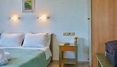 Dionysos Apartments and Studios