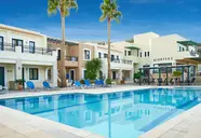 Dionysos Apartments and Studios