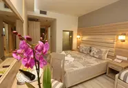 Dionysos Hotel & Studios