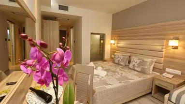 Dionysos Hotel & Studios