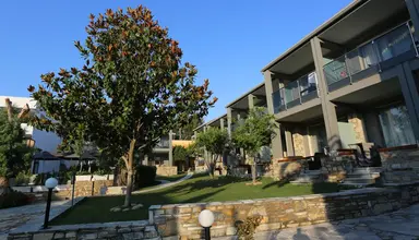 Dionysos Hotel & Studios