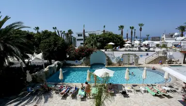 Dionyssos Central