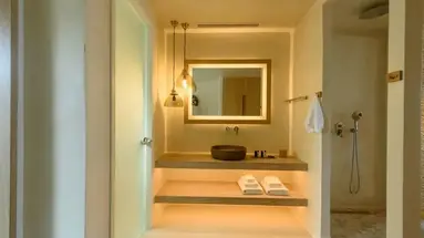 Divelia East Suites