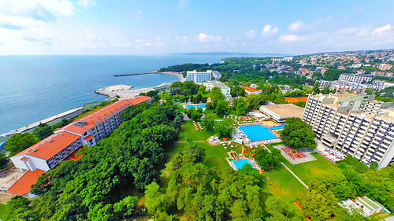 Dolphin Grand Varna