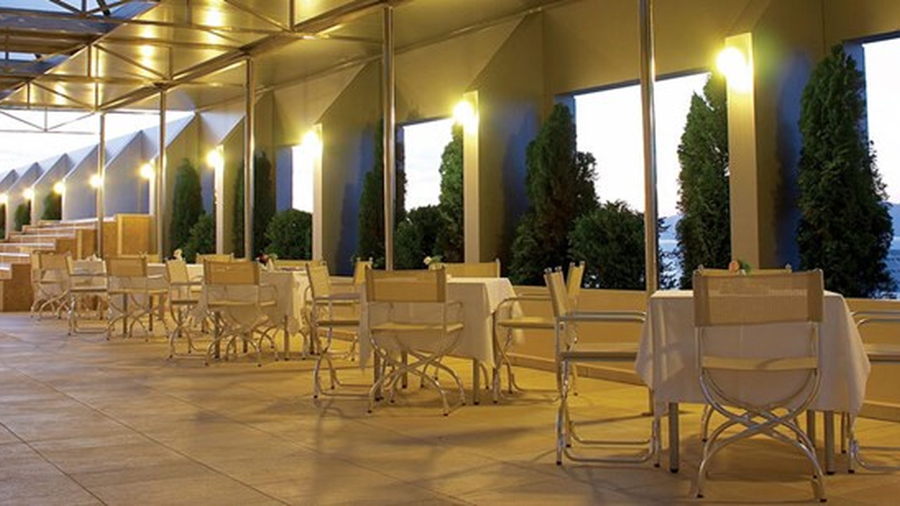 Dolphin Resort & Conference