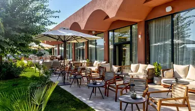Domes Aulus Zante Autograph Collection