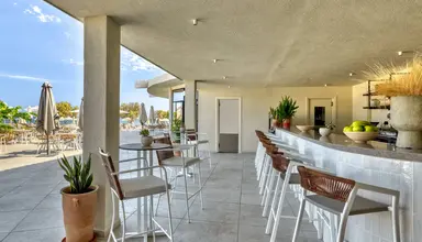 Domes Aulus Zante Autograph Collection